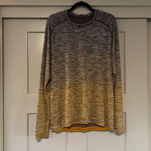 Men’s Lululemon Long Sleeved Top